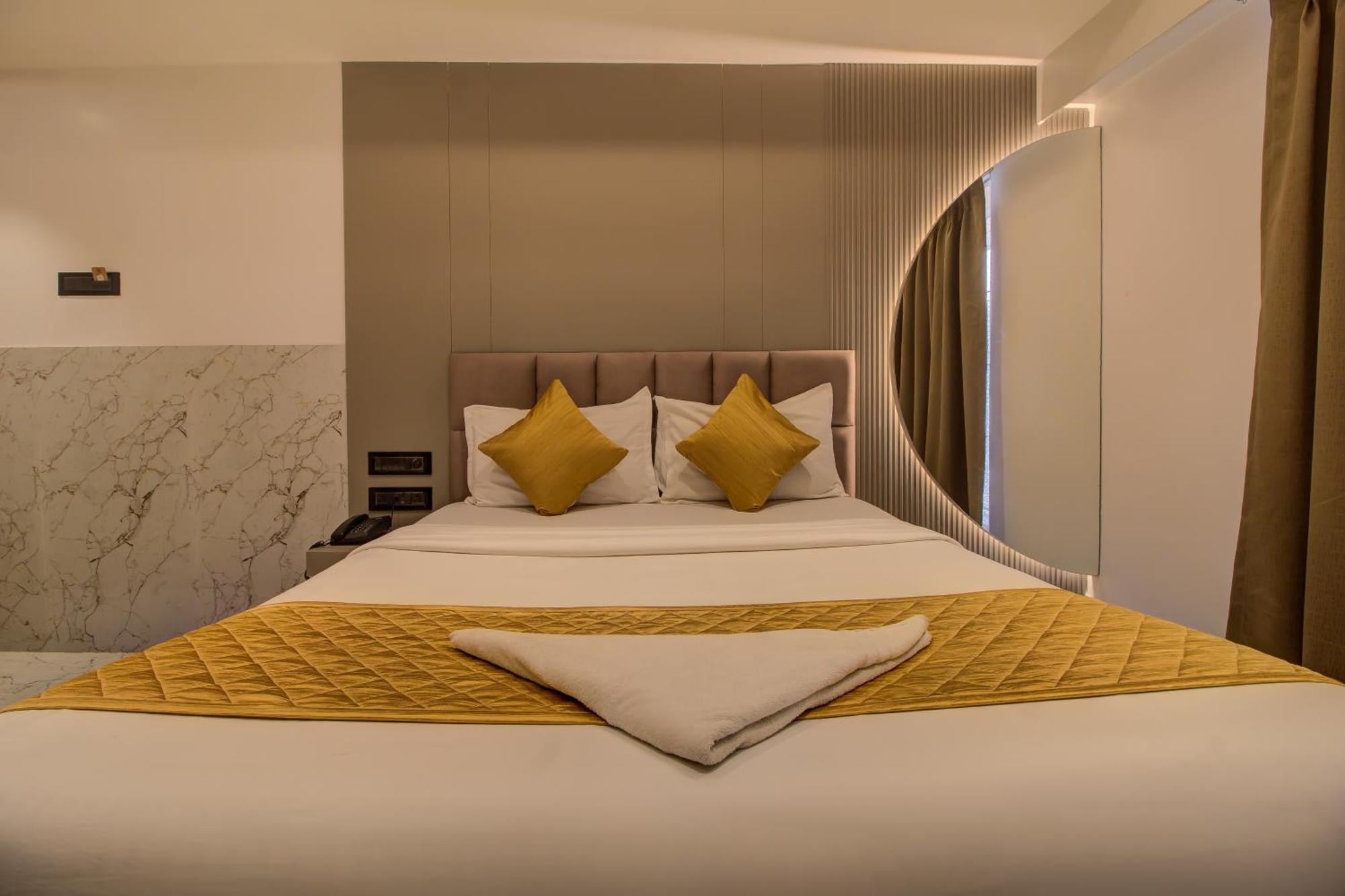 Hotel Malad Inn Opposite Malad Railway Station, Mumbai